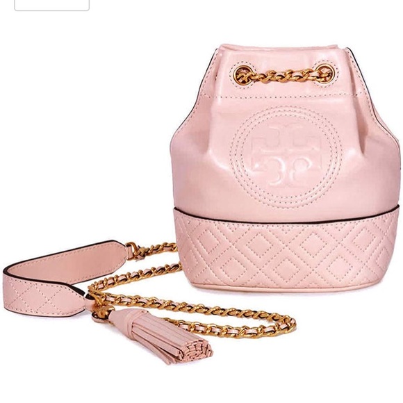 Tory Burch Handbags - NWT Tory Burch Fleming bucket bag crossbody